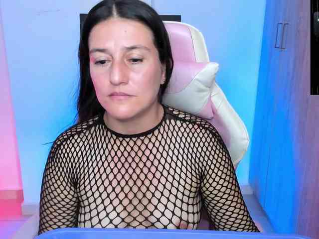 Saskyaajohnson webcam