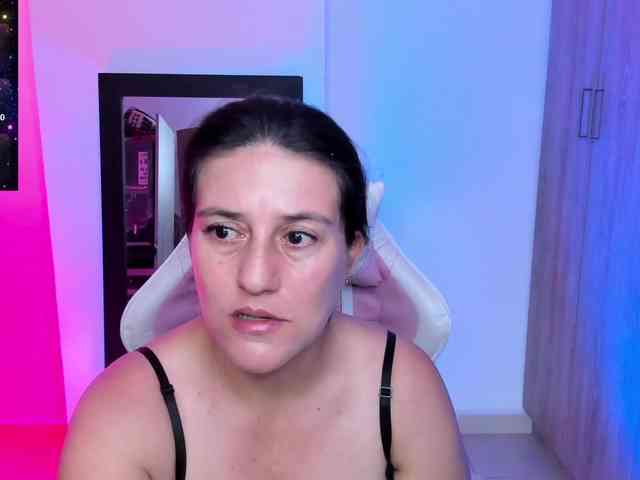 Saskyaajohnson webcam