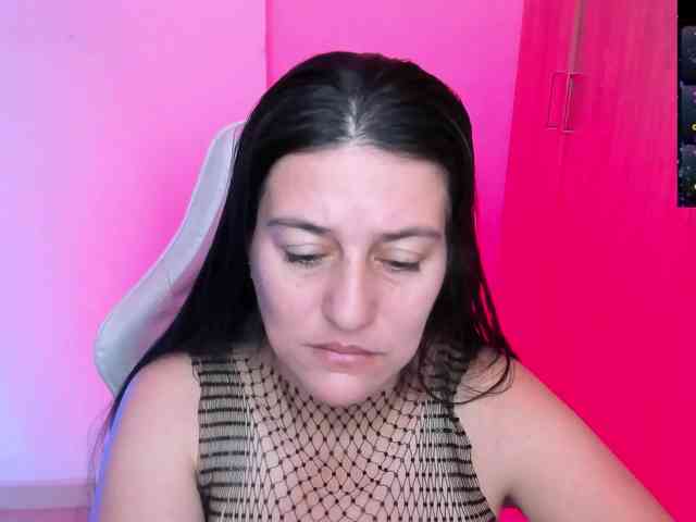 Saskyaajohnson webcam