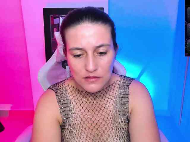 Saskyaajohnson webcam