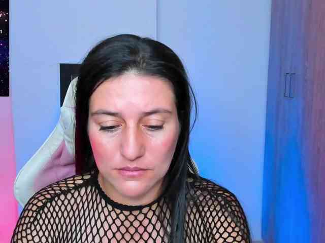 Saskyaajohnson's webcam live show