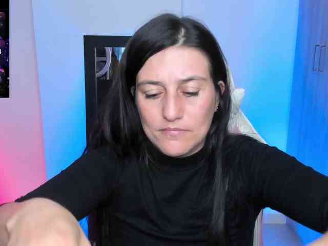 Saskyaajohnson webcam