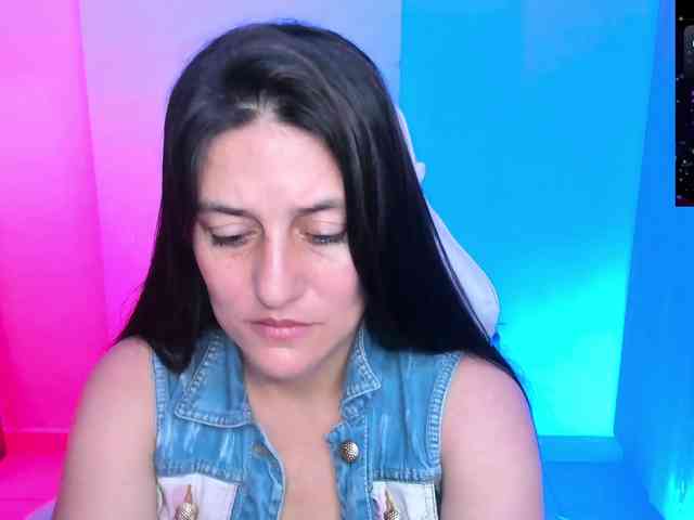 Saskyaajohnson webcam