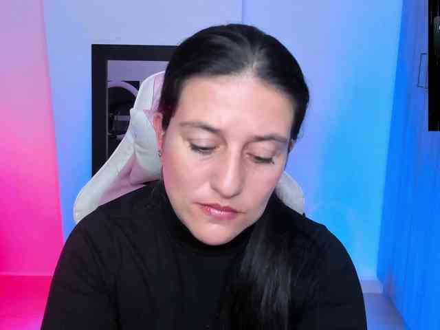 Saskyaajohnson webcam