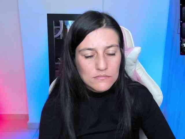 Saskyaajohnson webcam