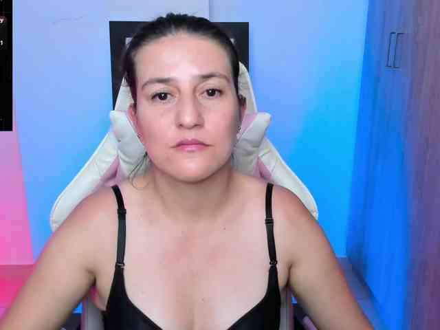 Saskyaajohnson webcam