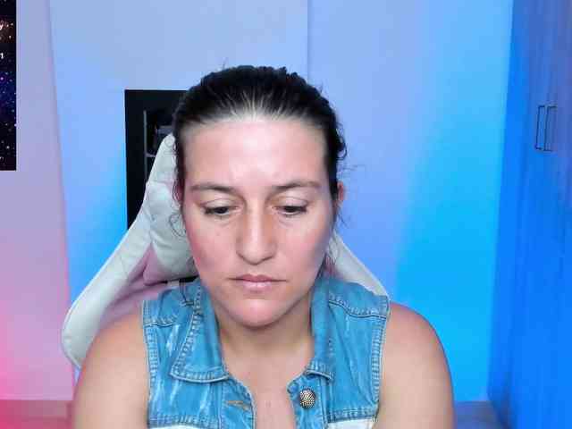 Saskyaajohnson webcam