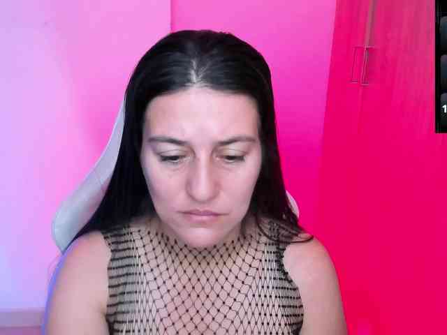 Saskyaajohnson webcam