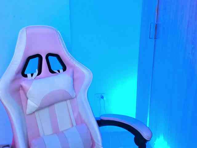 Saskyaajohnson Live Webcam on BongaCams