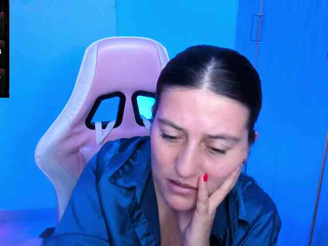 Saskyaajohnson webcam