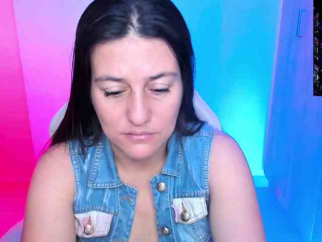 Saskyaajohnson webcam