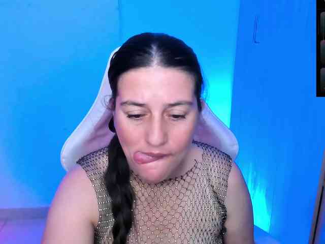 Saskyaajohnson webcam