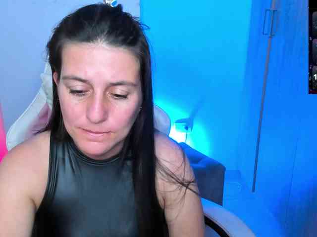 Saskyaajohnson webcam