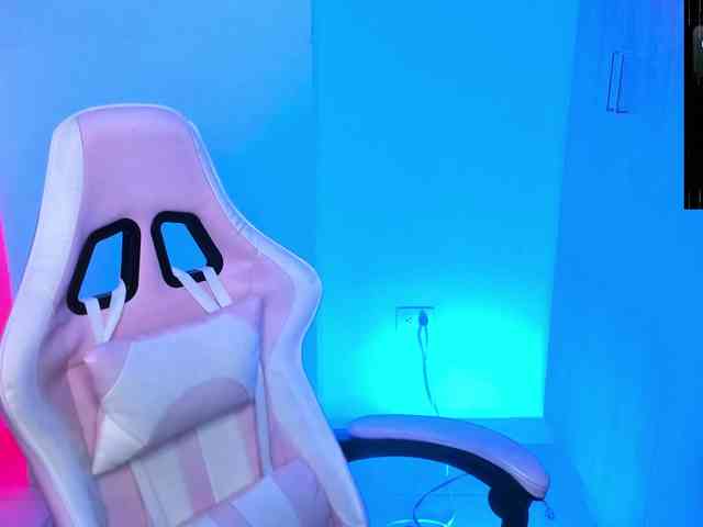 Saskyaajohnson webcam