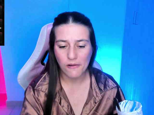 Saskyaajohnson webcam