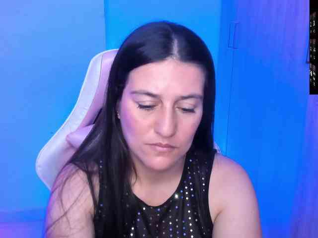 Saskyaajohnson webcam