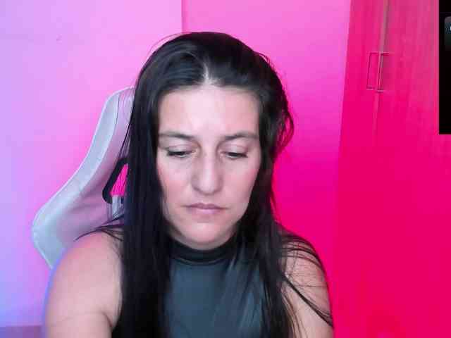 Saskyaajohnson webcam