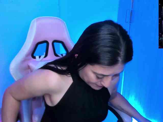 Saskyaajohnson webcam