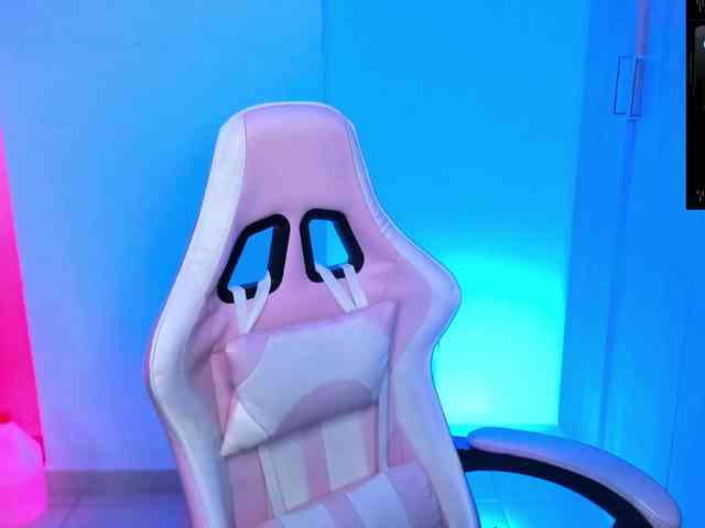 Saskyaajohnson webcam