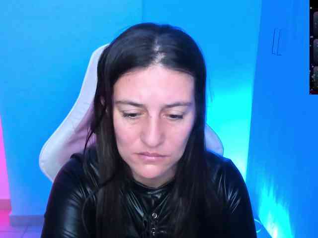 Saskyaajohnson webcam