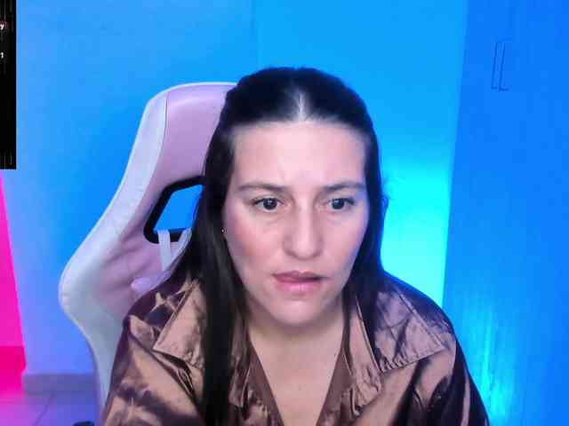 Saskyaajohnson webcam