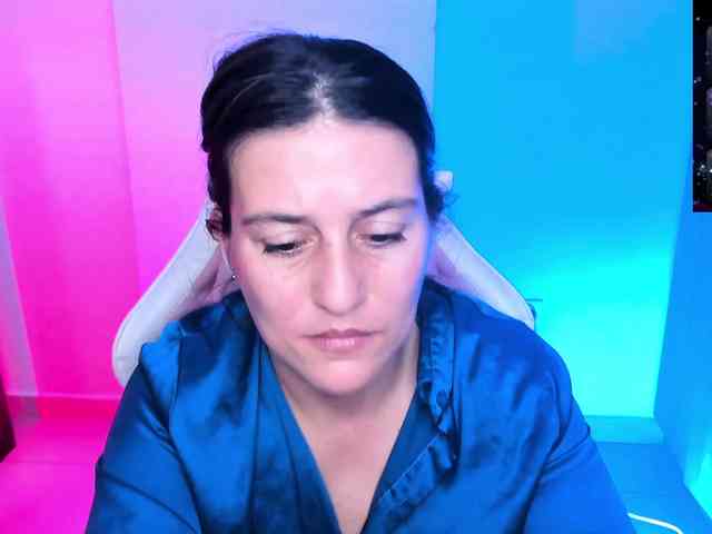 Saskyaajohnson webcam