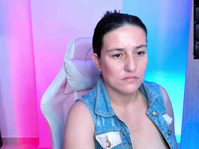 Saskyaajohnson webcam