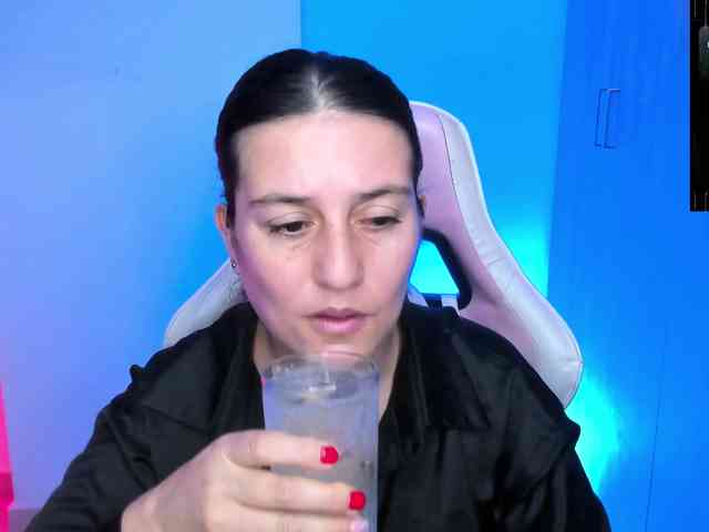 Saskyaajohnson webcam