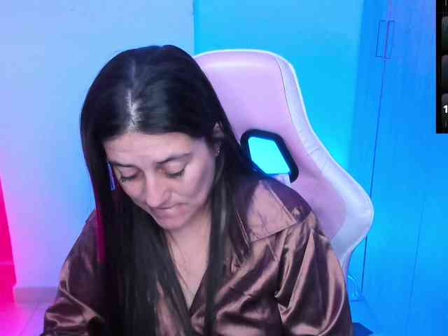 Saskyaajohnson webcam