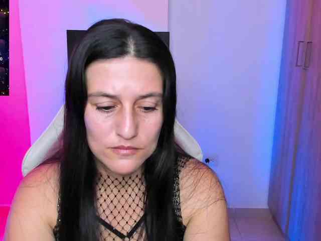 Saskyaajohnson webcam