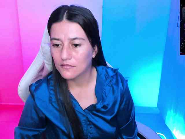 Saskyaajohnson webcam