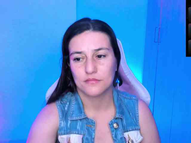 Saskyaajohnson webcam