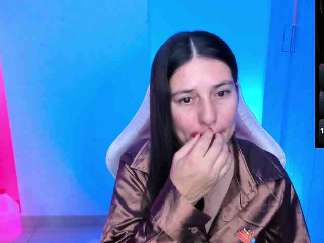 Saskyaajohnson webcam