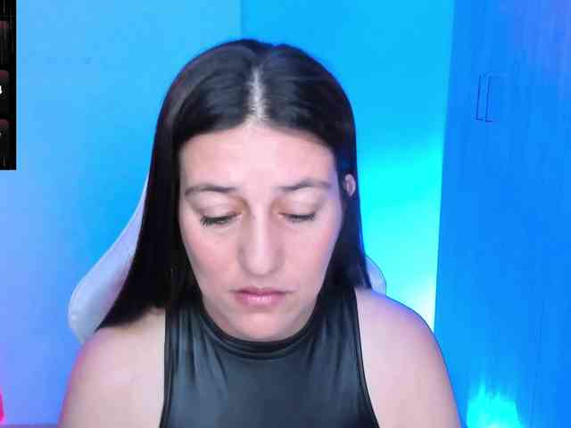 Saskyaajohnson webcam