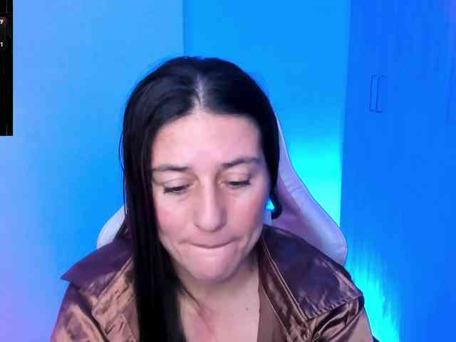 Saskyaajohnson webcam