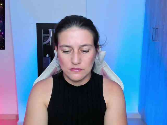 Saskyaajohnson webcam
