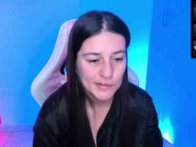 Saskyaajohnson webcam