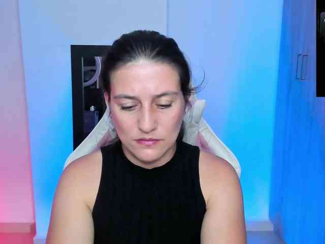 Saskyaajohnson webcam