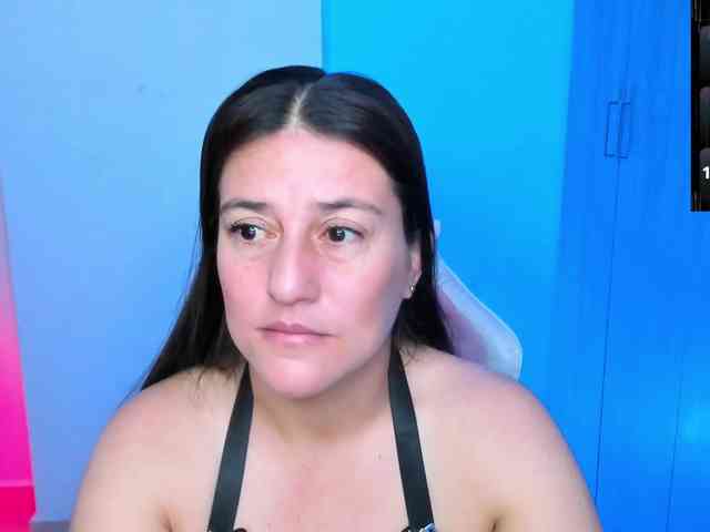 Saskyaajohnson webcam