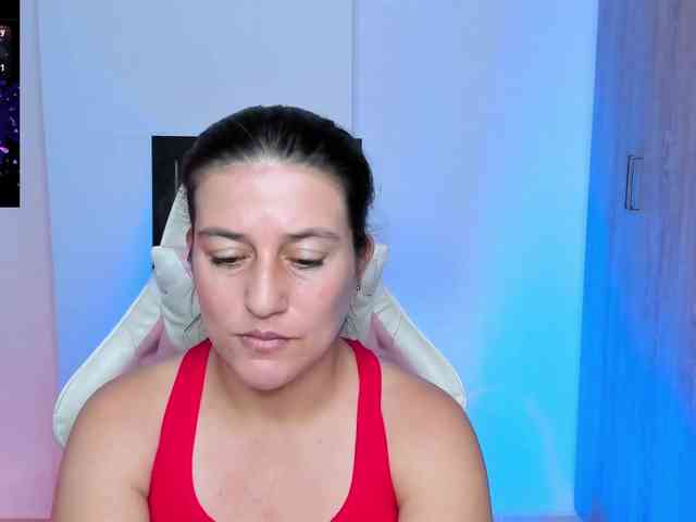 Saskyaajohnson webcam