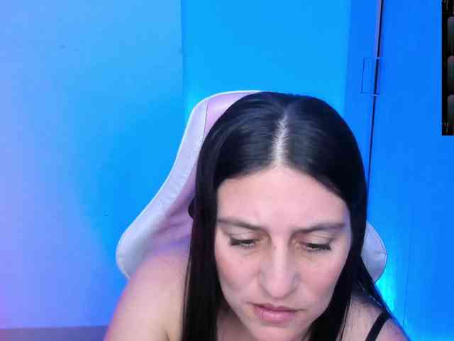 Saskyaajohnson webcam