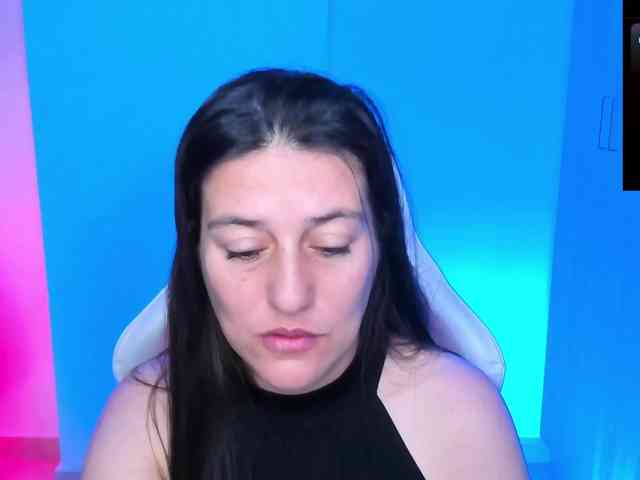 Saskyaajohnson webcam