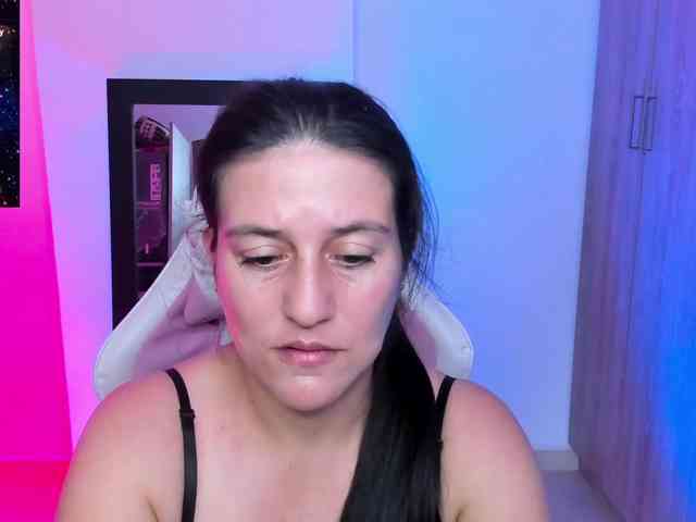 Saskyaajohnson webcam