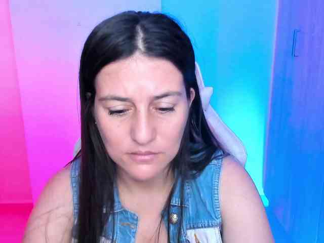 Saskyaajohnson webcam