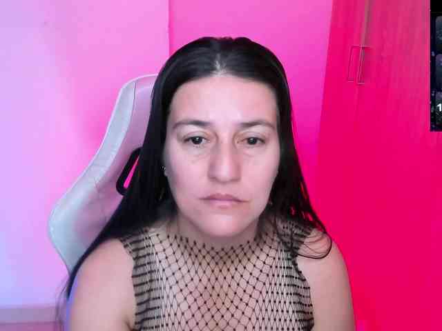 Saskyaajohnson webcam