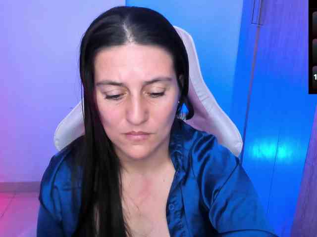 Saskyaajohnson Live Webcam on BongaCams