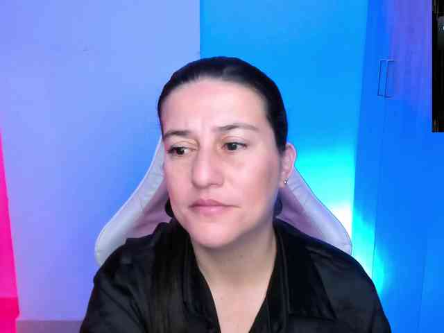 Saskyaajohnson webcam