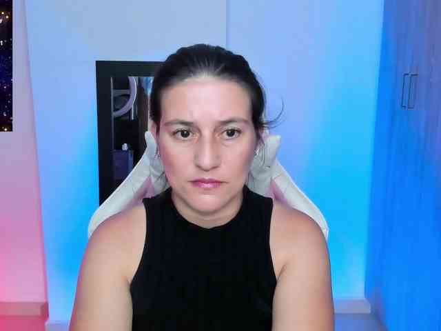 Saskyaajohnson webcam