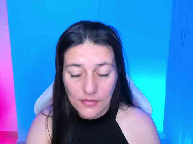 Saskyaajohnson webcam