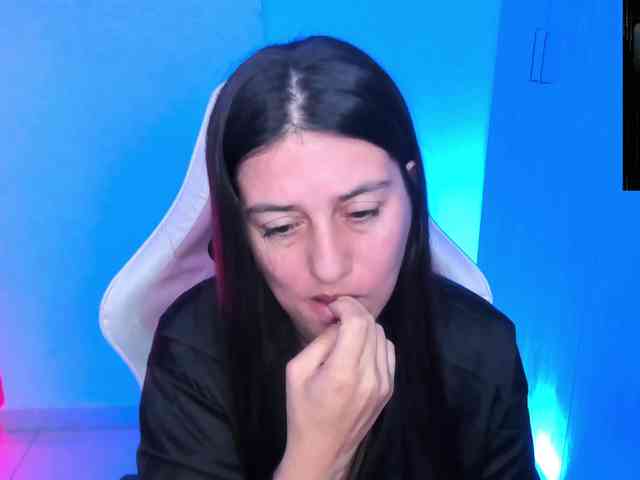 Saskyaajohnson webcam